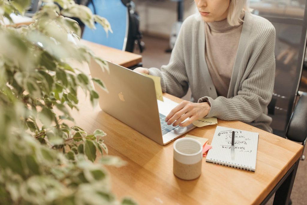 Real estate agent managing her to-do lists.